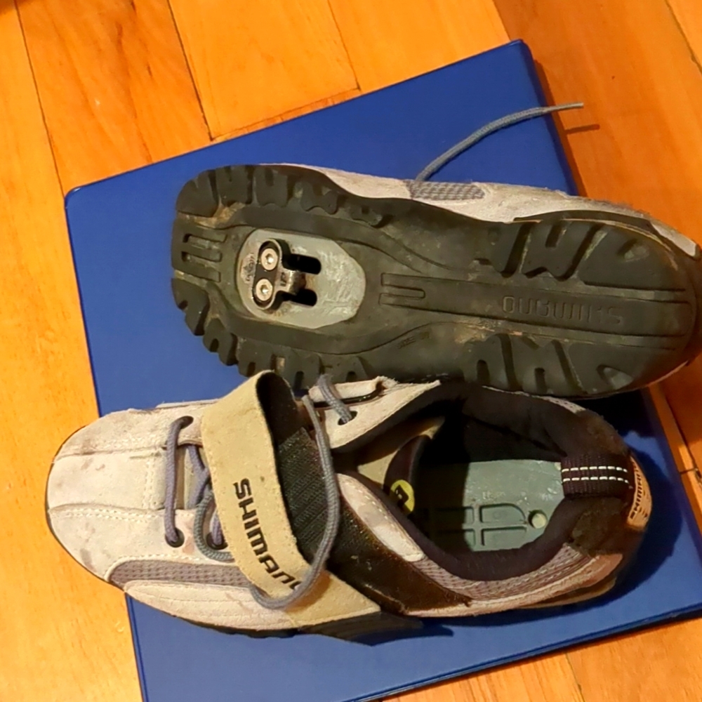 Women's grey Shimano cycling/ spinning shoes with clips, about size 7.5